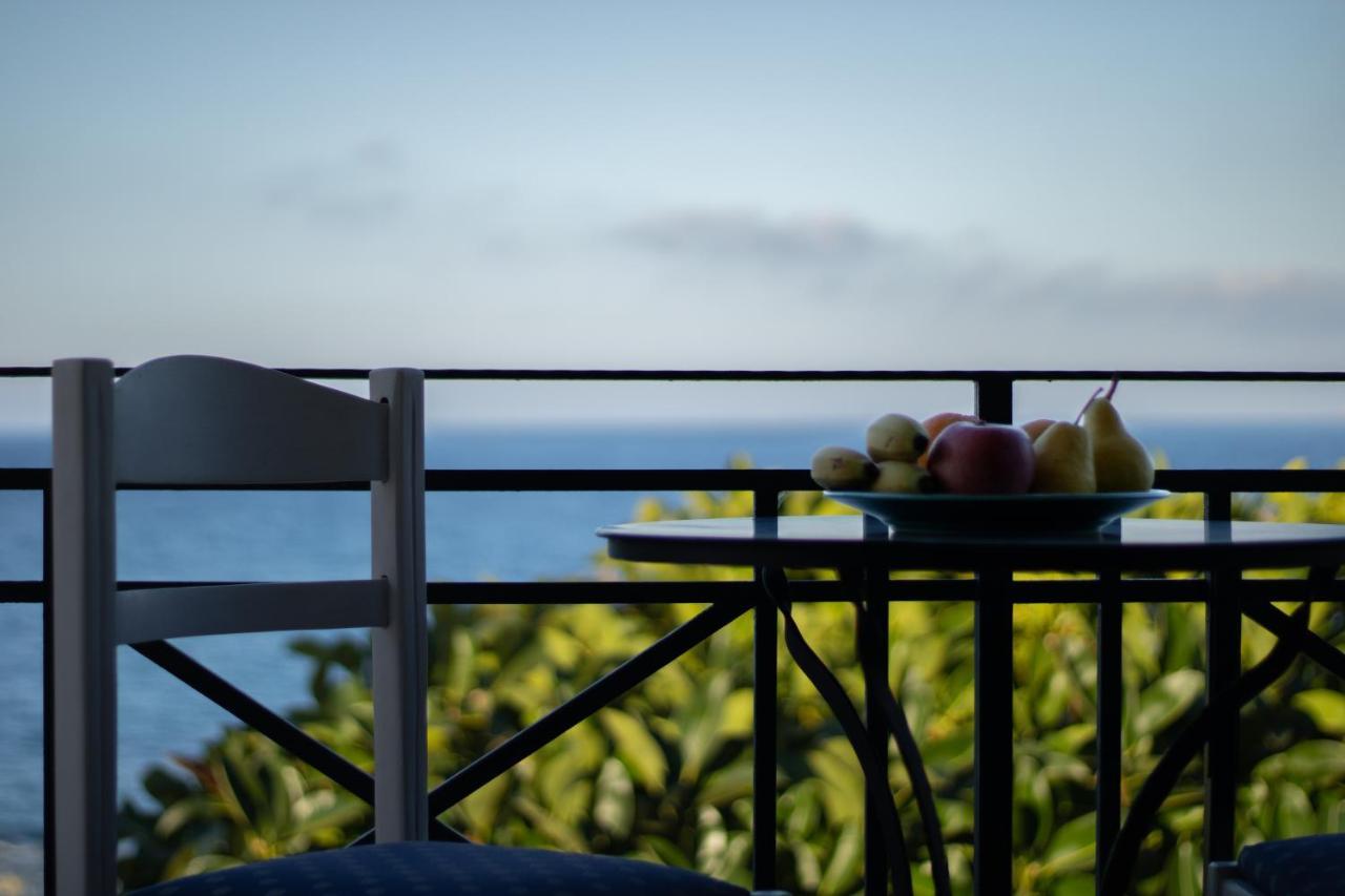 The Island House - Family Size Apt - Overlooking The Aegean - 3 Steps From The Beach Mókhlos Eksteriør bilde