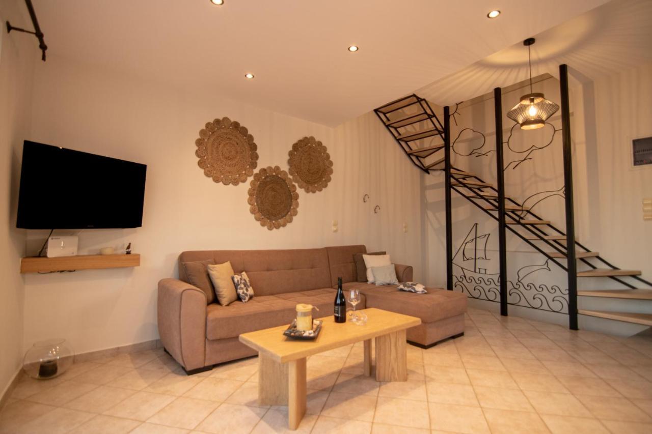 The Island House - Family Size Apt - Overlooking The Aegean - 3 Steps From The Beach Mókhlos Eksteriør bilde