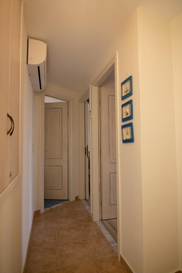 The Island House - Family Size Apt - Overlooking The Aegean - 3 Steps From The Beach Mókhlos Eksteriør bilde