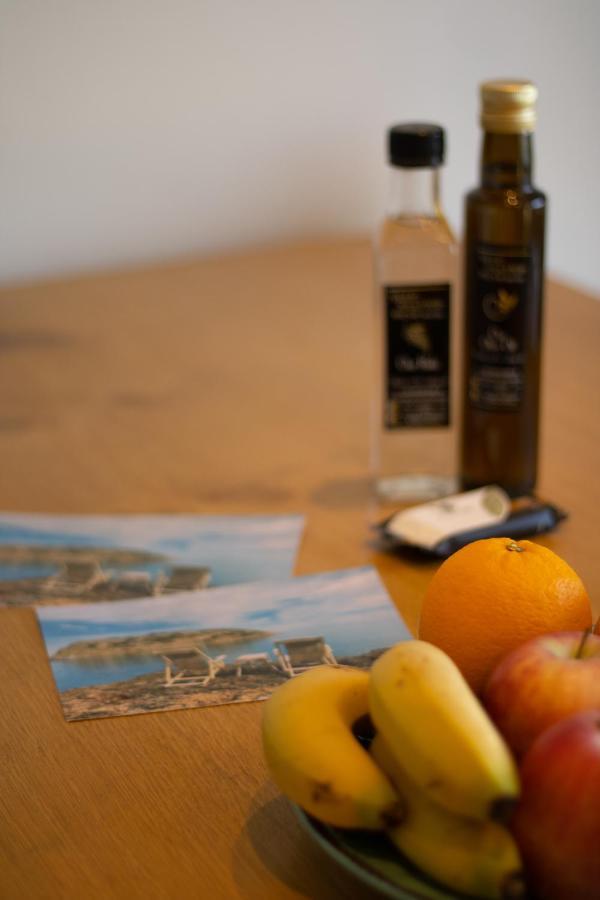 The Island House - Family Size Apt - Overlooking The Aegean - 3 Steps From The Beach Mókhlos Eksteriør bilde