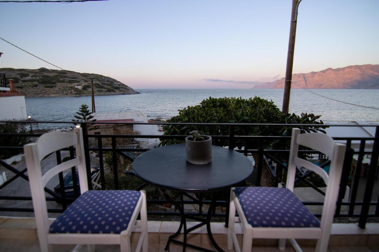 The Island House - Family Size Apt - Overlooking The Aegean - 3 Steps From The Beach Mókhlos Eksteriør bilde